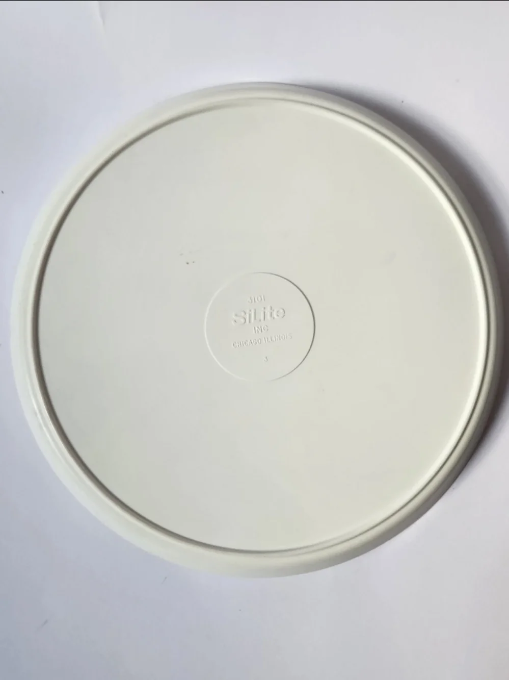 Peter Rabbit Children's Plate SiLite 1970s Vintage Melamine